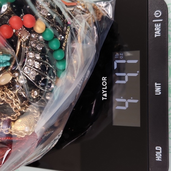 4lb Mystery Craft Broken Jewelry Loose Beads Lot PRICE FIRM - CANNOT BE BUNDLED - Picture 8 of 8